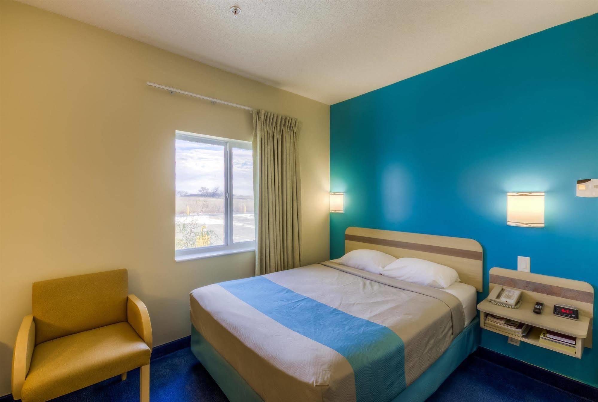 Motel 6-Estevan, Sk Eksteriør bilde