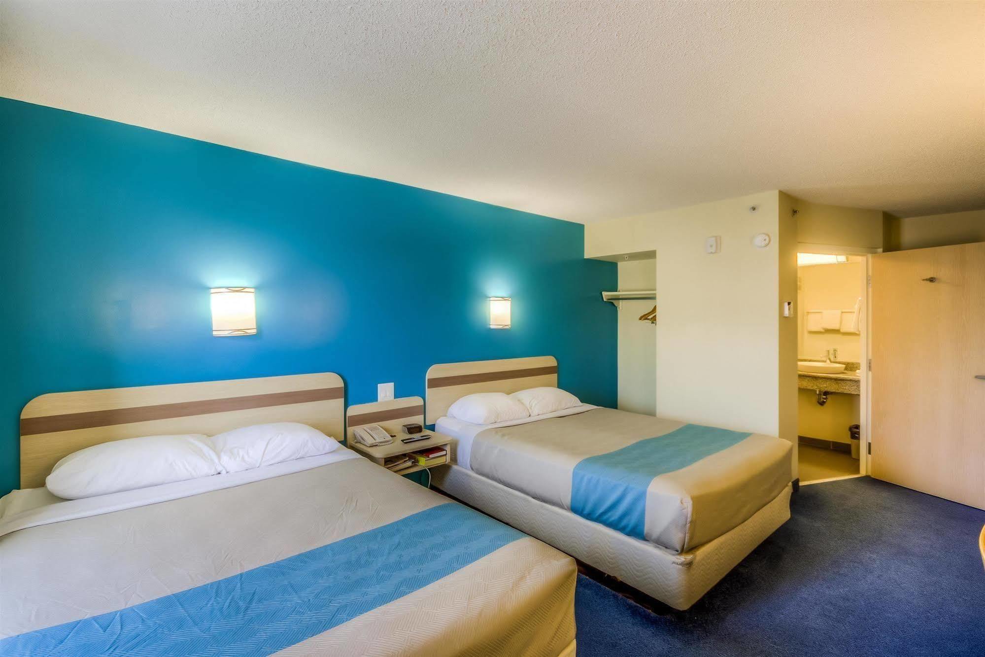Motel 6-Estevan, Sk Eksteriør bilde