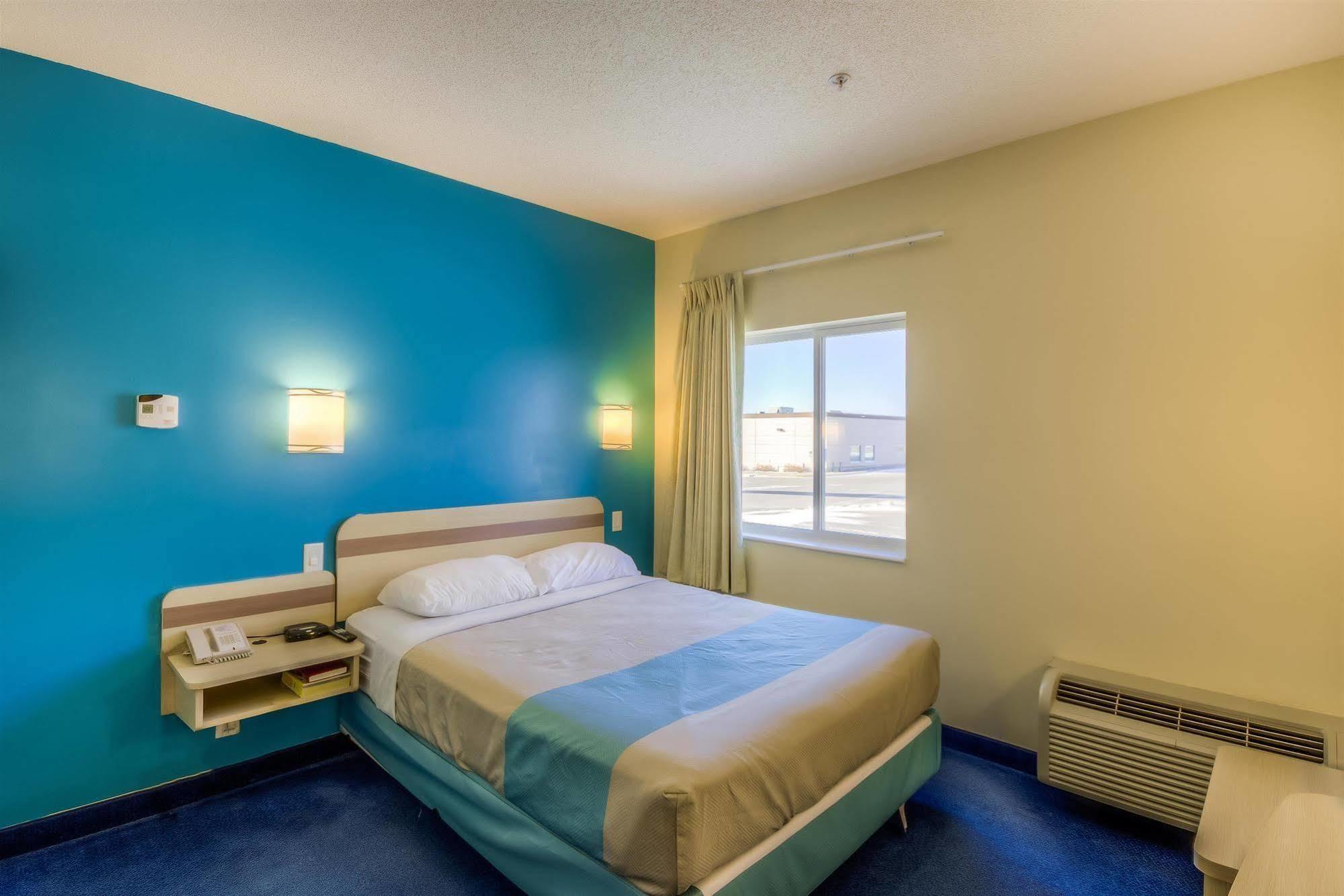 Motel 6-Estevan, Sk Eksteriør bilde