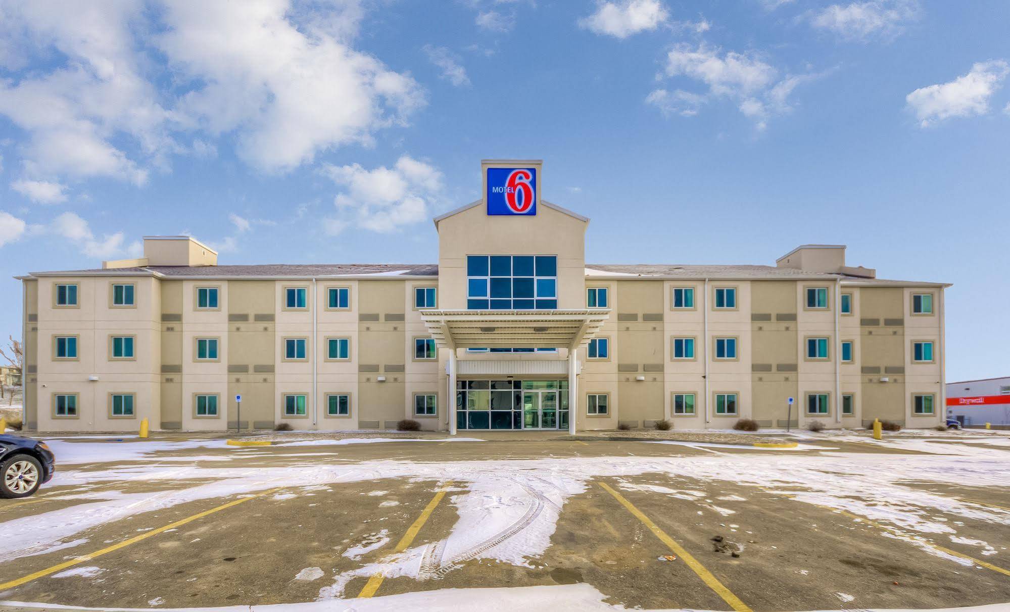 Motel 6-Estevan, Sk Eksteriør bilde
